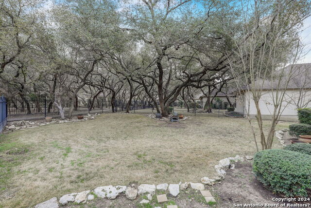 Listing photo id 30 for 154 Roseheart