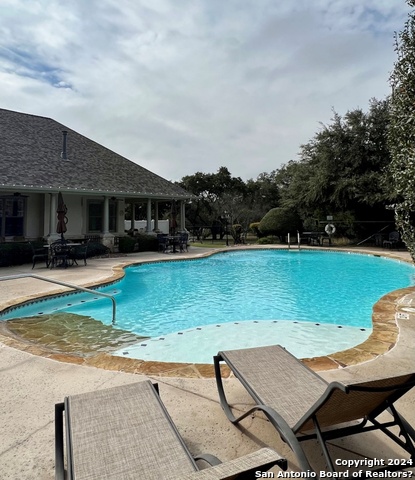 Listing photo id 33 for 154 Roseheart