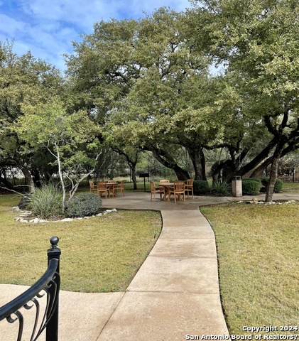 Listing photo id 37 for 154 Roseheart