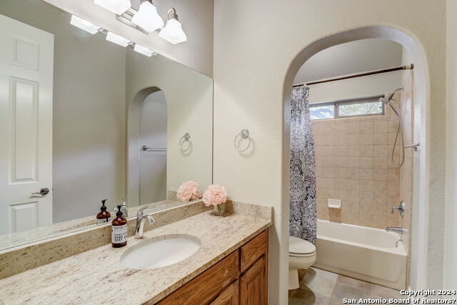 Listing photo id 4 for 154 Roseheart