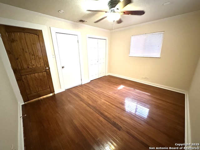 Listing photo id 17 for 207 Freiling