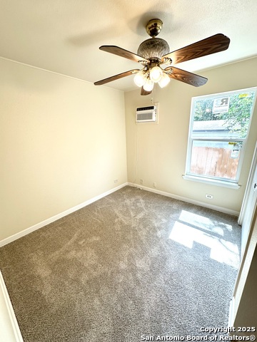 Listing photo id 18 for 207 Freiling