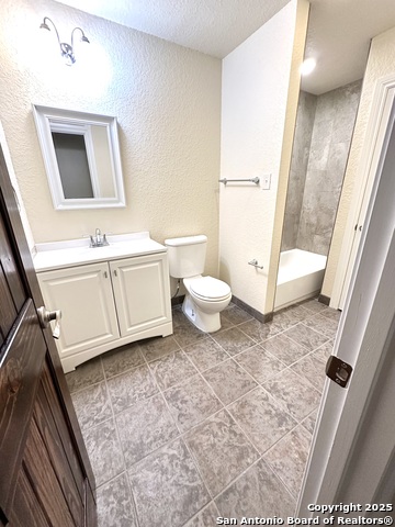 Listing photo id 20 for 207 Freiling