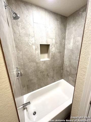 Listing photo id 22 for 207 Freiling