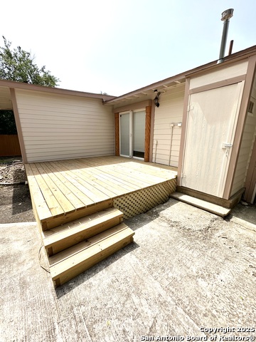 Listing photo id 24 for 207 Freiling