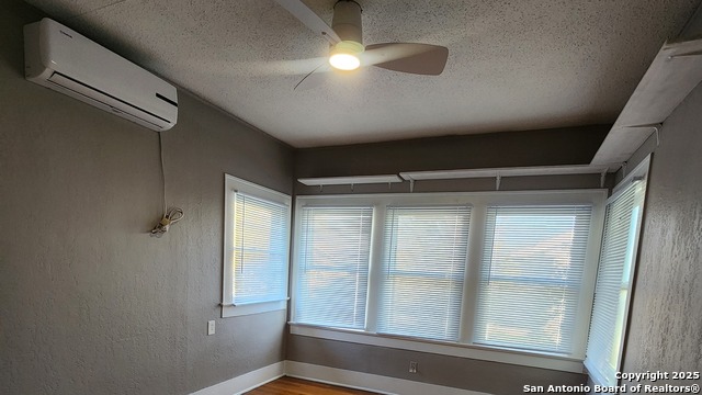 Image 3 of 15 For 1601 Woodlawn  1