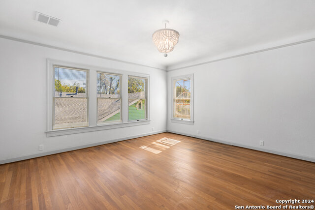 Image 15 of 28 For 331 Elsmere Pl W 101
