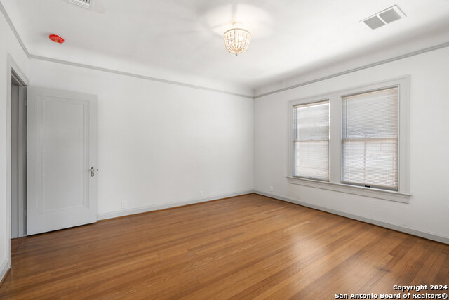 Image 20 of 28 For 331 Elsmere Pl W 101
