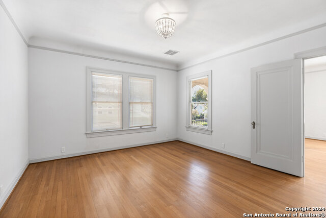 Image 22 of 28 For 331 Elsmere Pl W 101