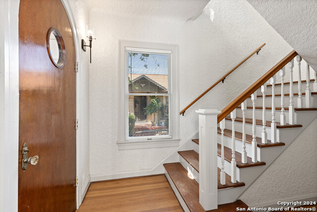 Image 3 of 28 For 331 Elsmere Pl W 101