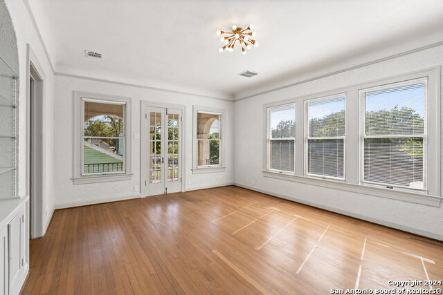 Image 6 of 28 For 331 Elsmere Pl W 101