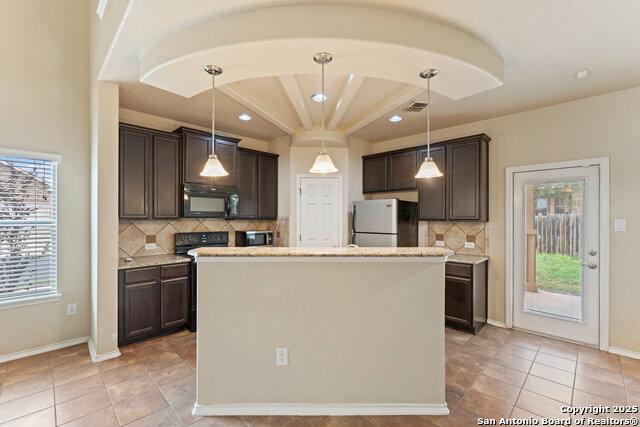 Listing photo id 9 for 8903 Derby Dan