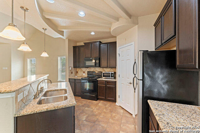 Listing photo id 10 for 8903 Derby Dan