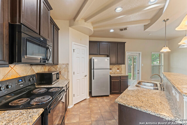 Listing photo id 11 for 8903 Derby Dan