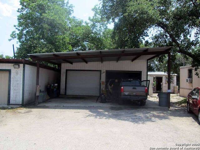 Listing photo id 14 for 3754 Pleasanton