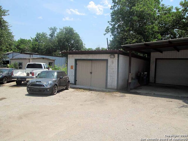 Listing photo id 15 for 3754 Pleasanton