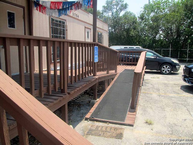 Listing photo id 16 for 3754 Pleasanton
