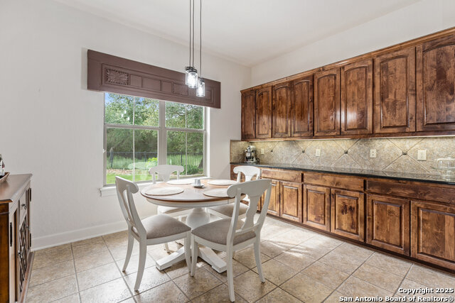 Image 24 of 46 For 114 Riverwood