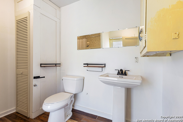 Image 22 of 49 For 2903 Ashby W