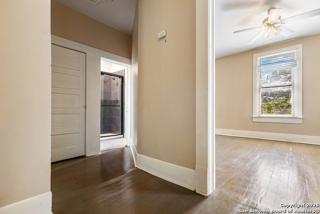 Image 28 of 49 For 2903 Ashby W