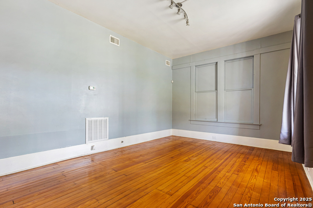 Image 4 of 49 For 2903 Ashby W
