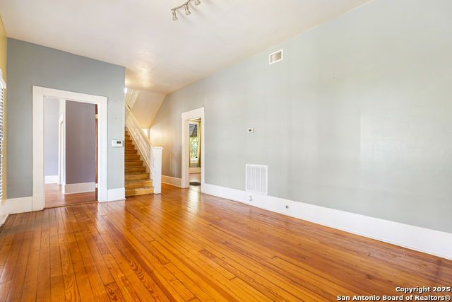 Image 6 of 49 For 2903 Ashby W