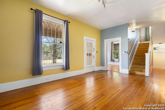 Image 7 of 49 For 2903 Ashby W