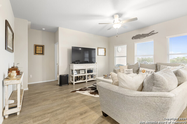 Listing photo id 8 for 700 Ridge View