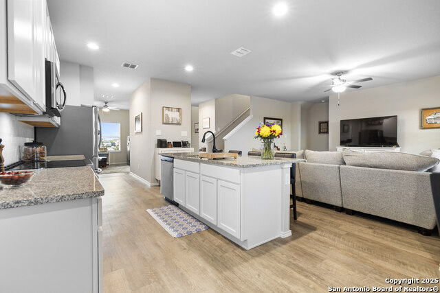Listing photo id 12 for 700 Ridge View