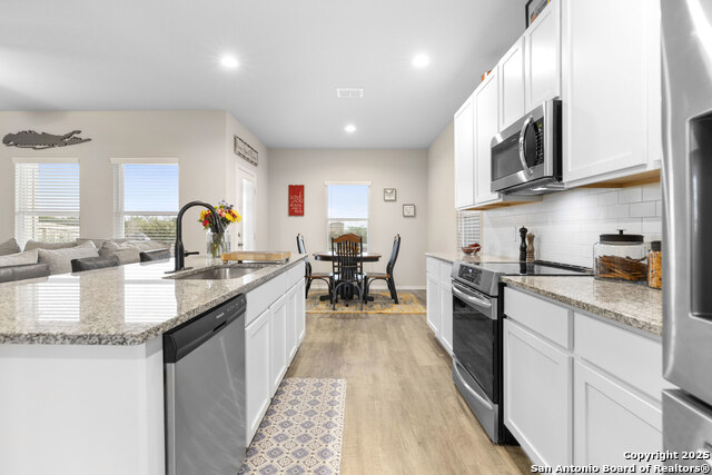 Listing photo id 13 for 700 Ridge View