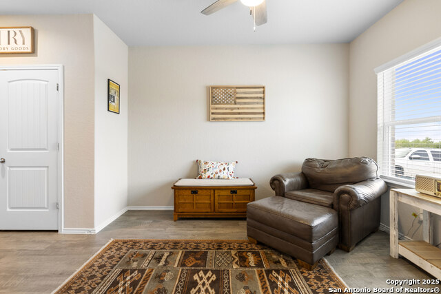 Listing photo id 4 for 700 Ridge View
