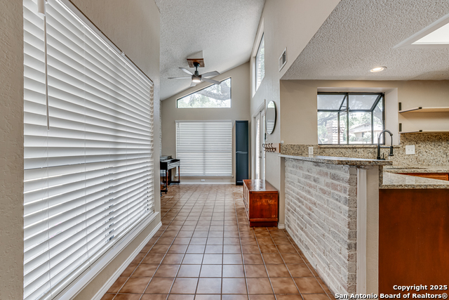 Listing photo id 9 for 13426 Marceline