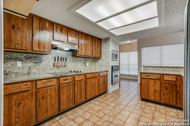 Listing photo id 13 for 13426 Marceline