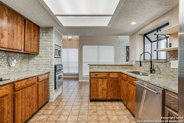 Listing photo id 14 for 13426 Marceline