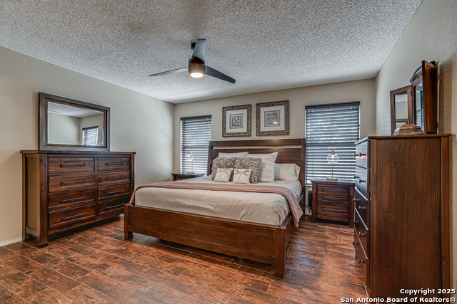 Listing photo id 21 for 13426 Marceline
