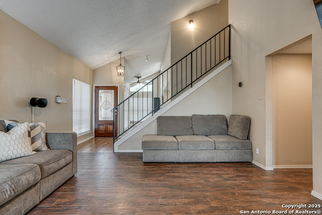 Listing photo id 7 for 13426 Marceline