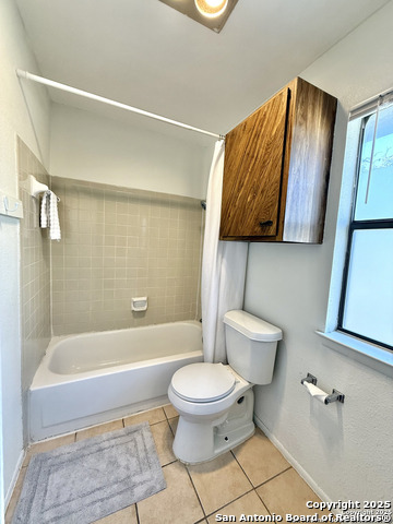 Image 20 of 23 For 3843 Barrington  111c