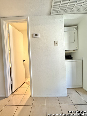Image 7 of 23 For 3843 Barrington  111c