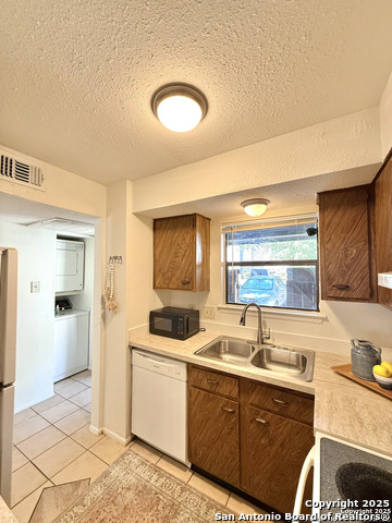 Image 9 of 23 For 3843 Barrington  111c