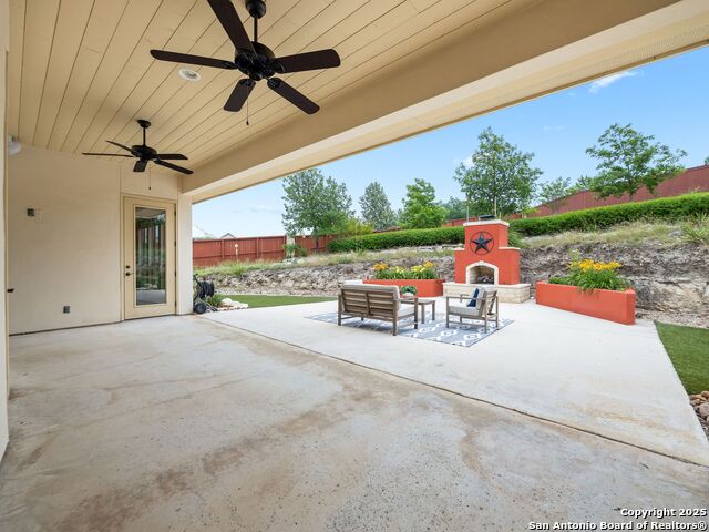 Listing photo id 41 for 20222 Bella Glade