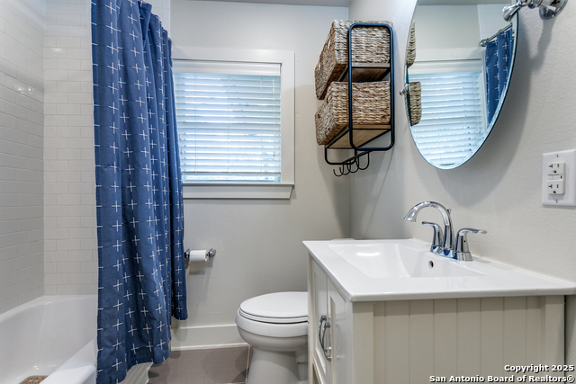 Image 19 of 25 For 247 Brightwood Pl