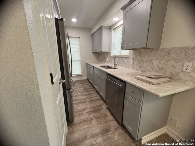 Image 15 of 23 For 1033 Parkview  G38
