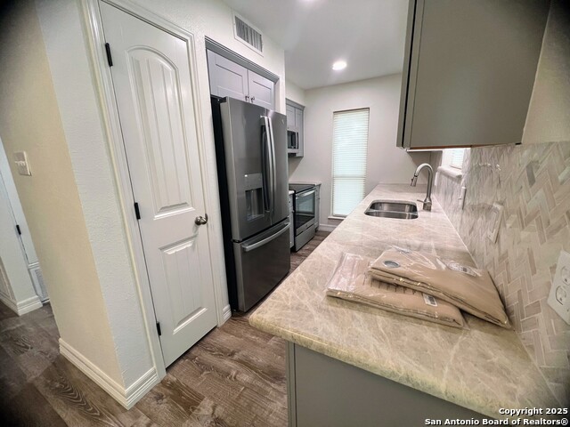 Image 16 of 23 For 1033 Parkview  G38