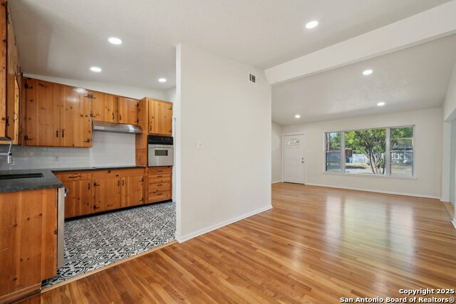 Image 7 of 24 For 407 Haverford Dr.
