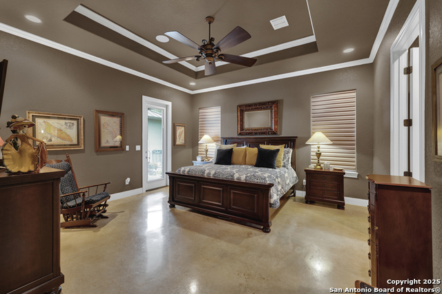 Listing photo id 12 for 835 Shady Hollow
