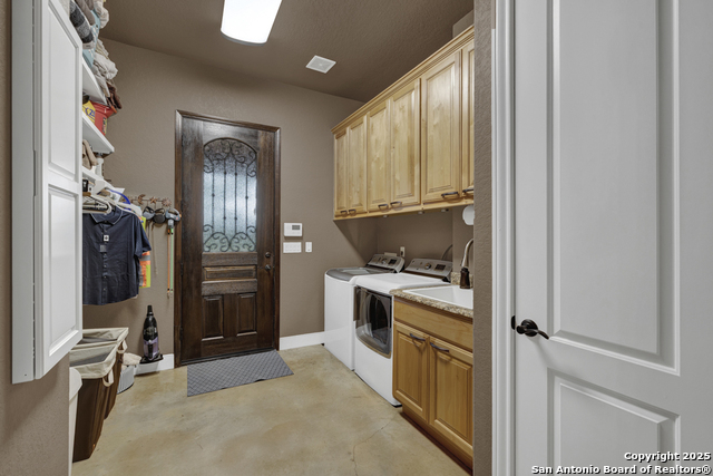 Listing photo id 18 for 835 Shady Hollow