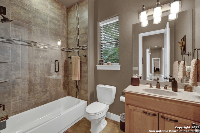 Listing photo id 23 for 835 Shady Hollow