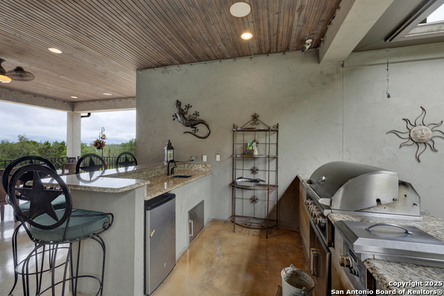 Listing photo id 25 for 835 Shady Hollow