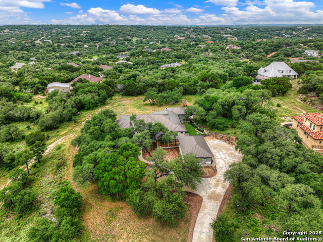 Listing photo id 43 for 835 Shady Hollow