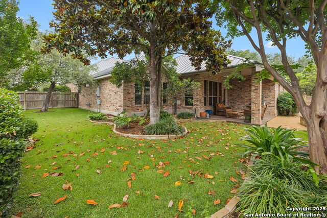 Listing photo id 98 for 126 Calais Way